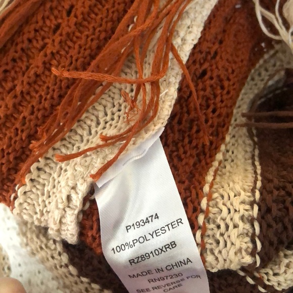 Almost Famous Womens Striped Fringe Sleeveless Top - Picture 4 of 6